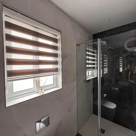 Opal Suites, St Julian's アパート *